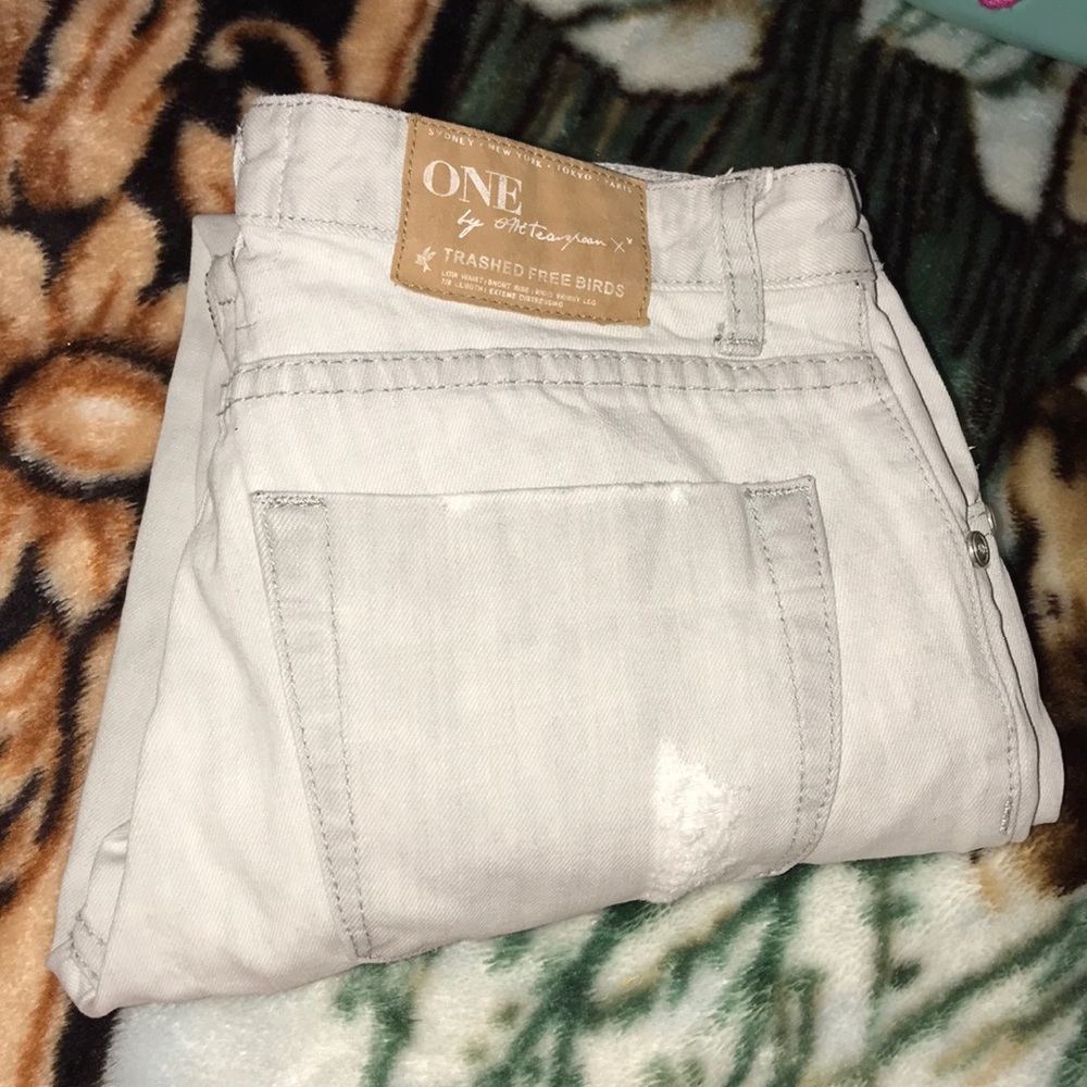 One Teaspoon size 25